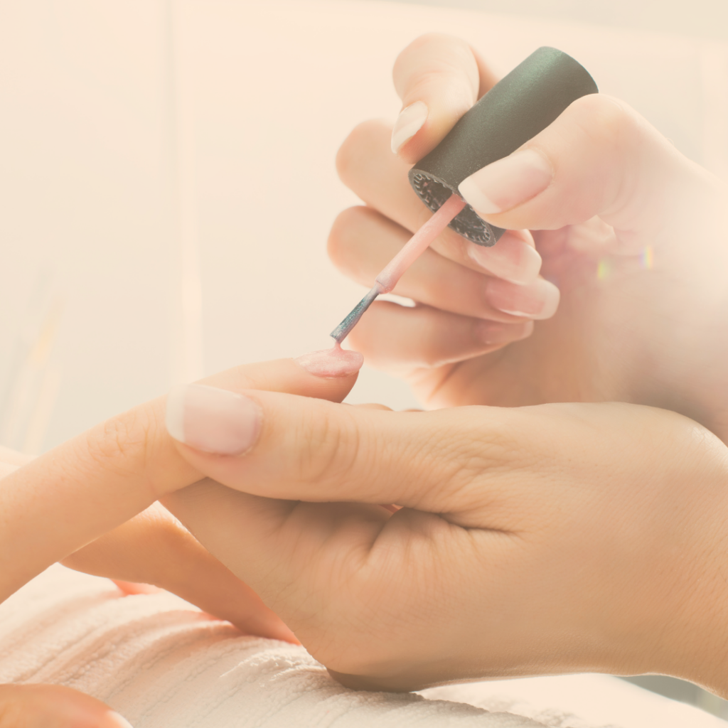 Manicure con smalto semipermanente - Zagara Ritual e spa L'Aquila